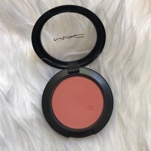 MAC Blush in Peaches